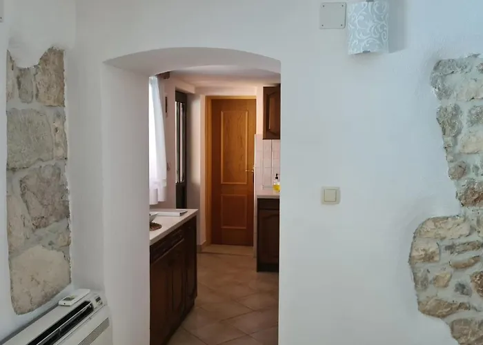Karla Homestay szállás *